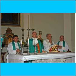 11 donVVi---1^-messa-da-Vescovo.jpg